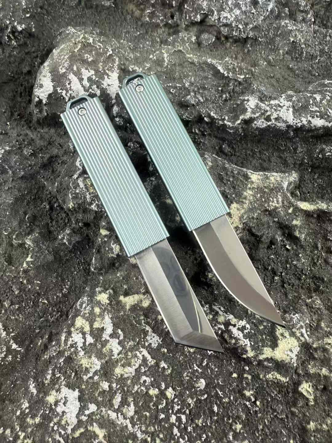 Mini Gravity Knife