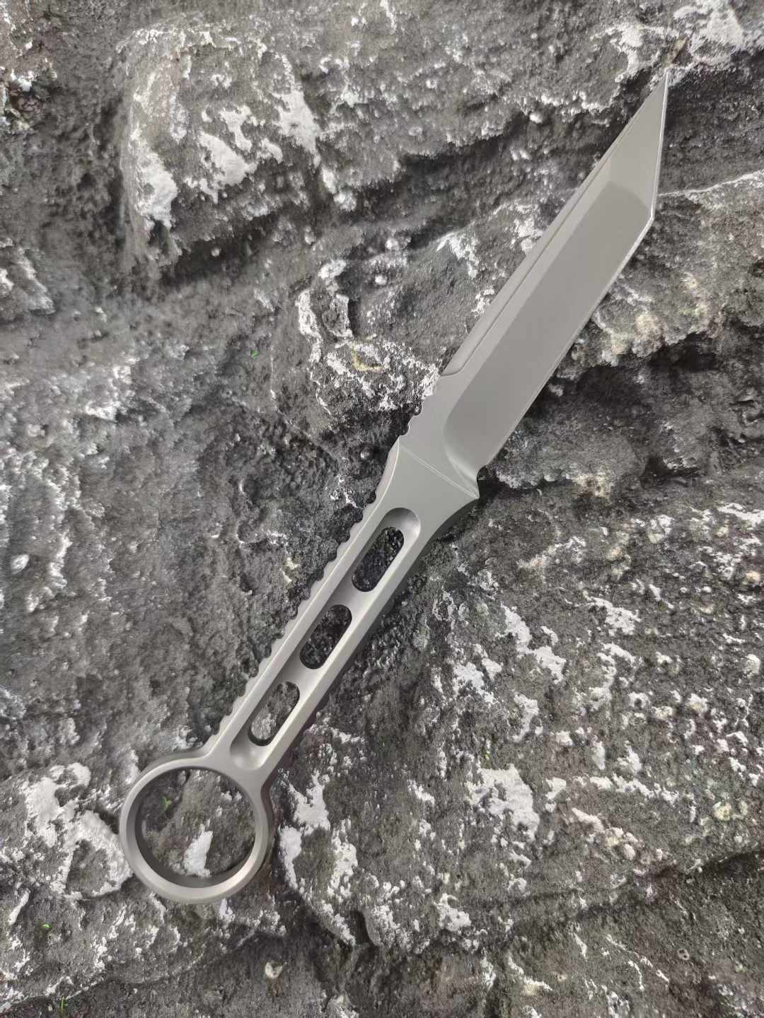 Titanium Alloy T-Ray Dagger